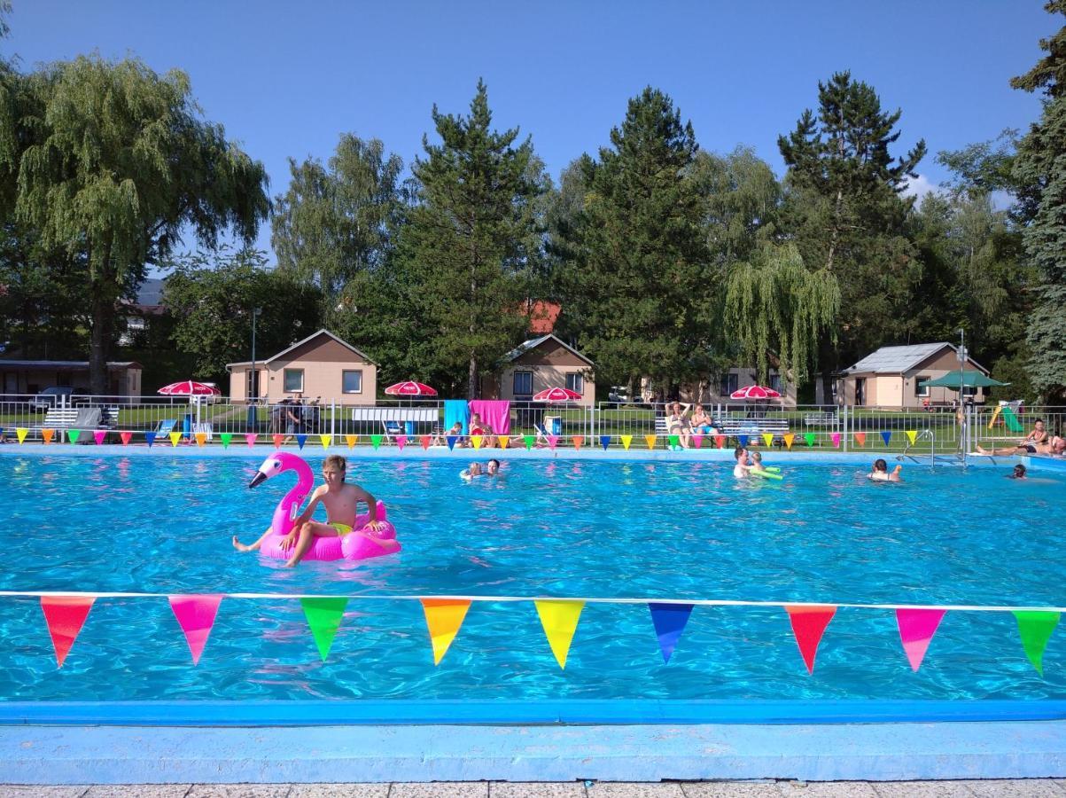 Camping Roznov Hotell Rožnov pod Radhoštěm Eksteriør bilde