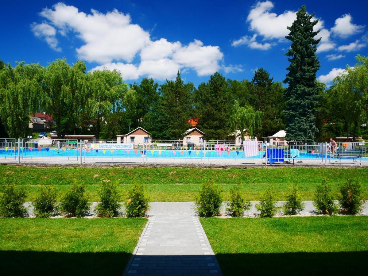 Camping Roznov Hotell Rožnov pod Radhoštěm Eksteriør bilde