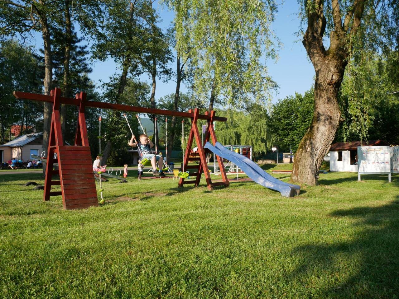 Camping Roznov Rožnov pod Radhoštěm Eksteriør bilde