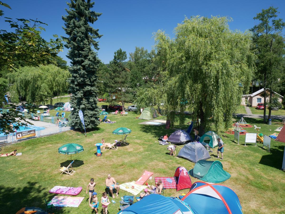 Camping Roznov Hotell Rožnov pod Radhoštěm Eksteriør bilde